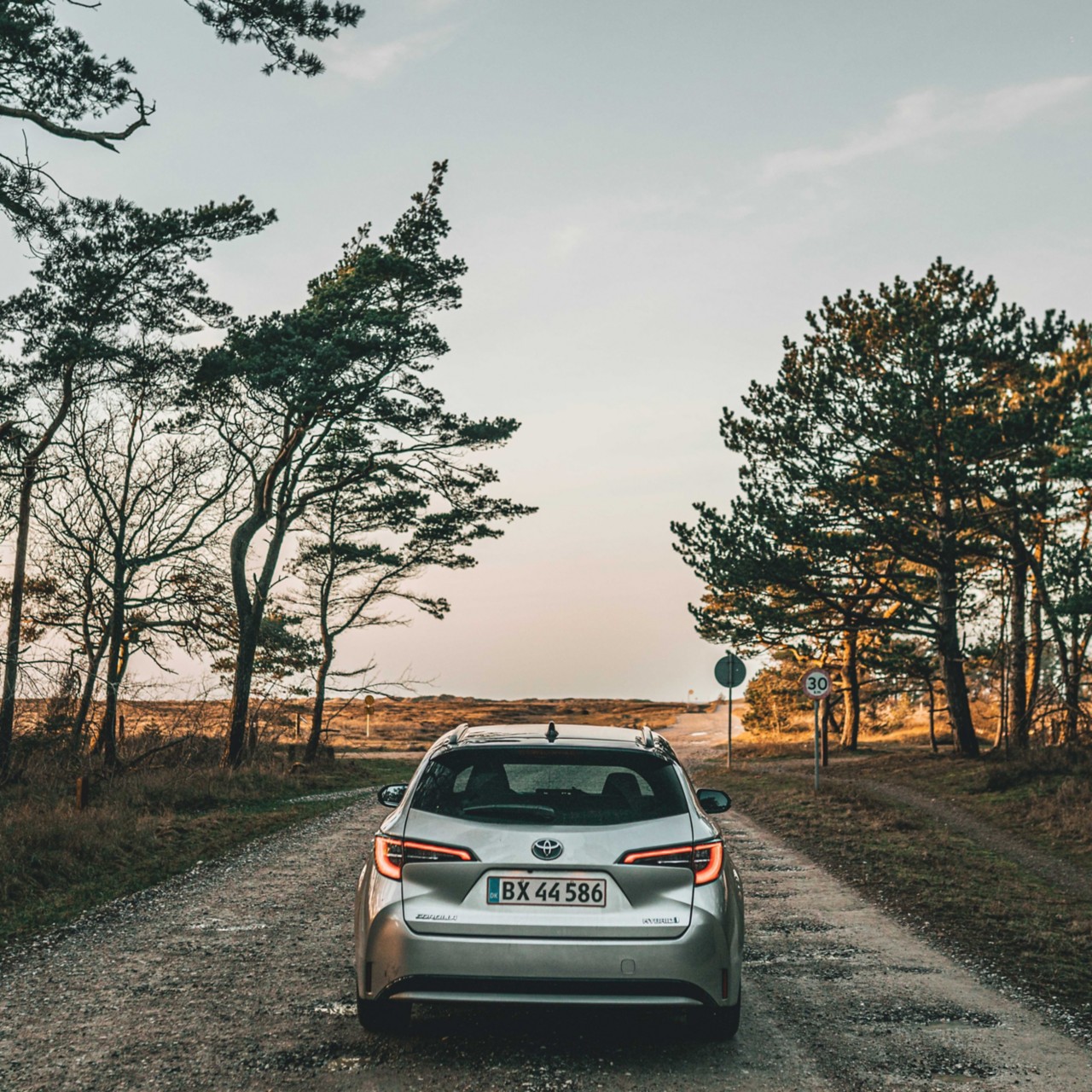 Lej en Corolla Hybrid med KINTO Flex og kør på tur med hele familien