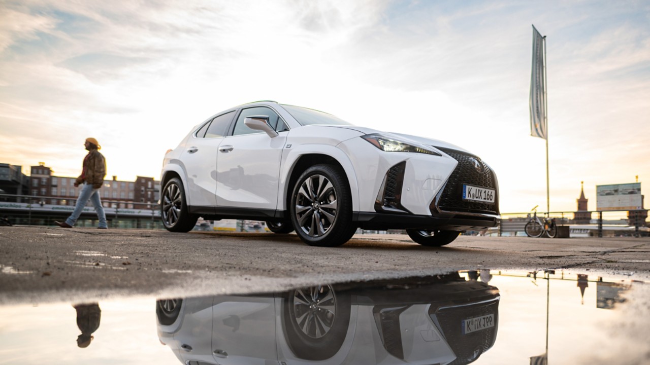 1-lexus-ux-berlin-1920x1080