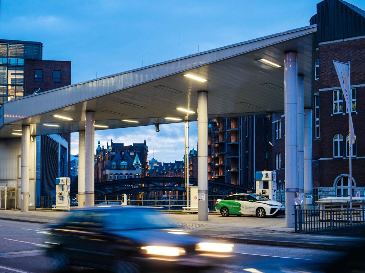 Die wichtigsten Infos zum Firmenwagen: Wissenswertes zu Steuern, Kauf oder Leasing, Fahrtenbuch vs. 1-%-Regelung.