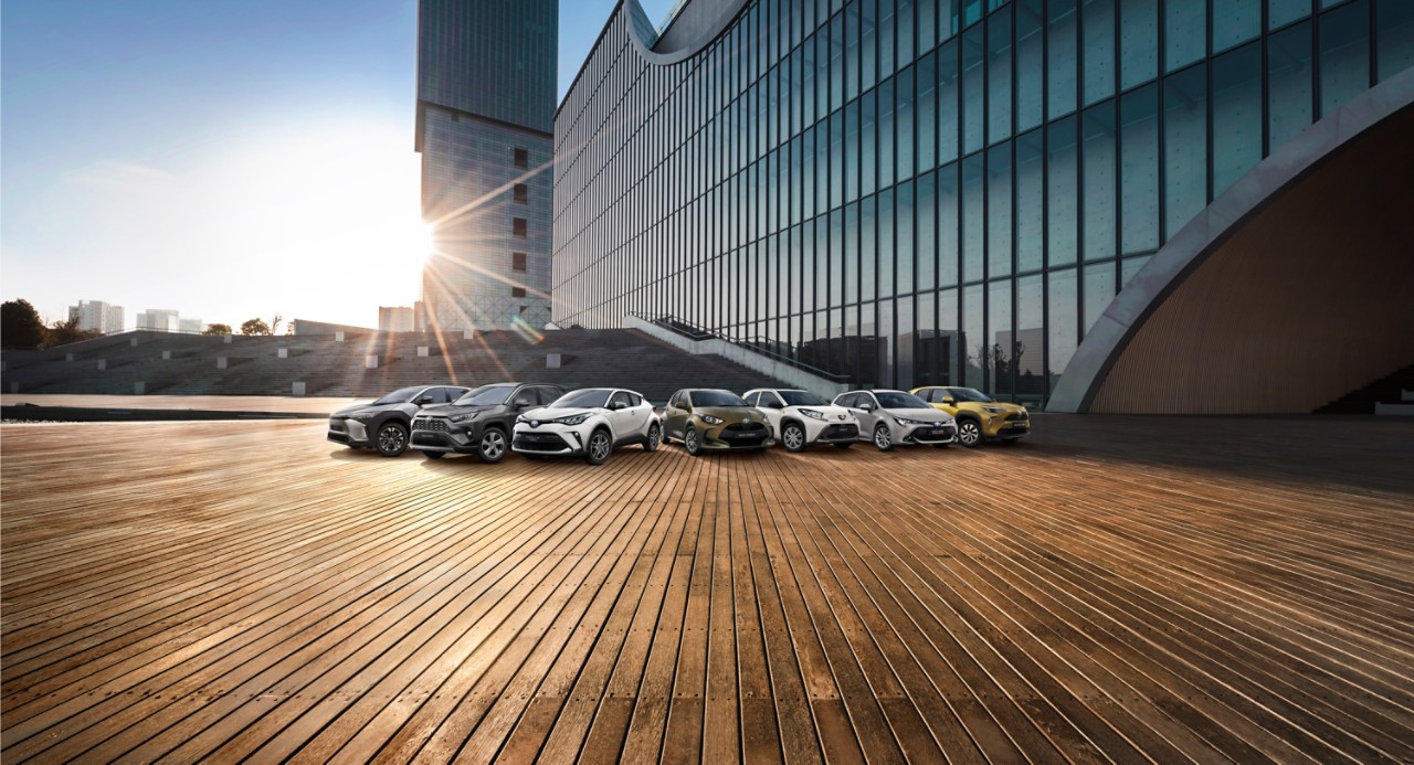 01-business-leasing-range-toyota