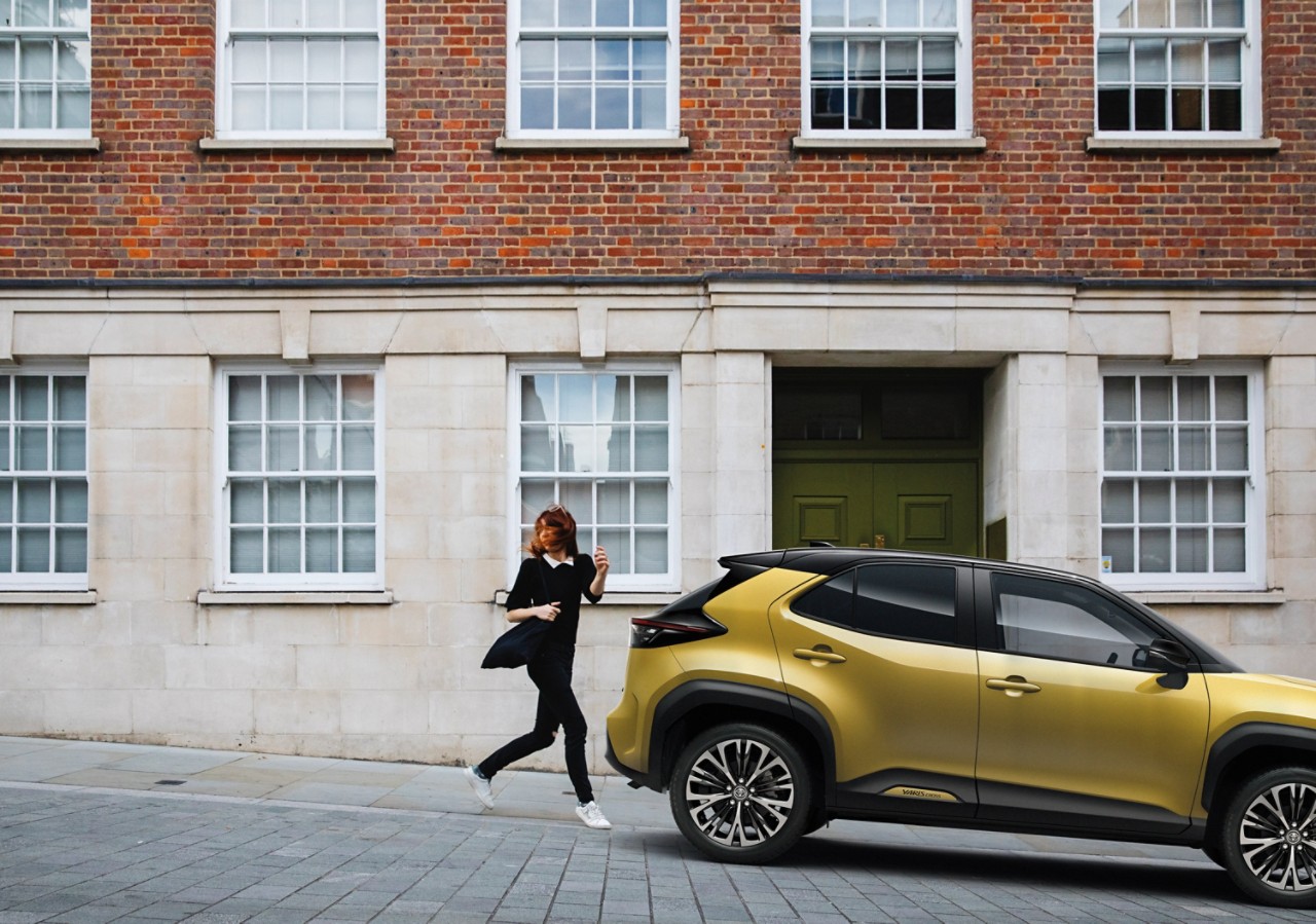 01-angebote-finanzierung-versicherung-toyota-2023