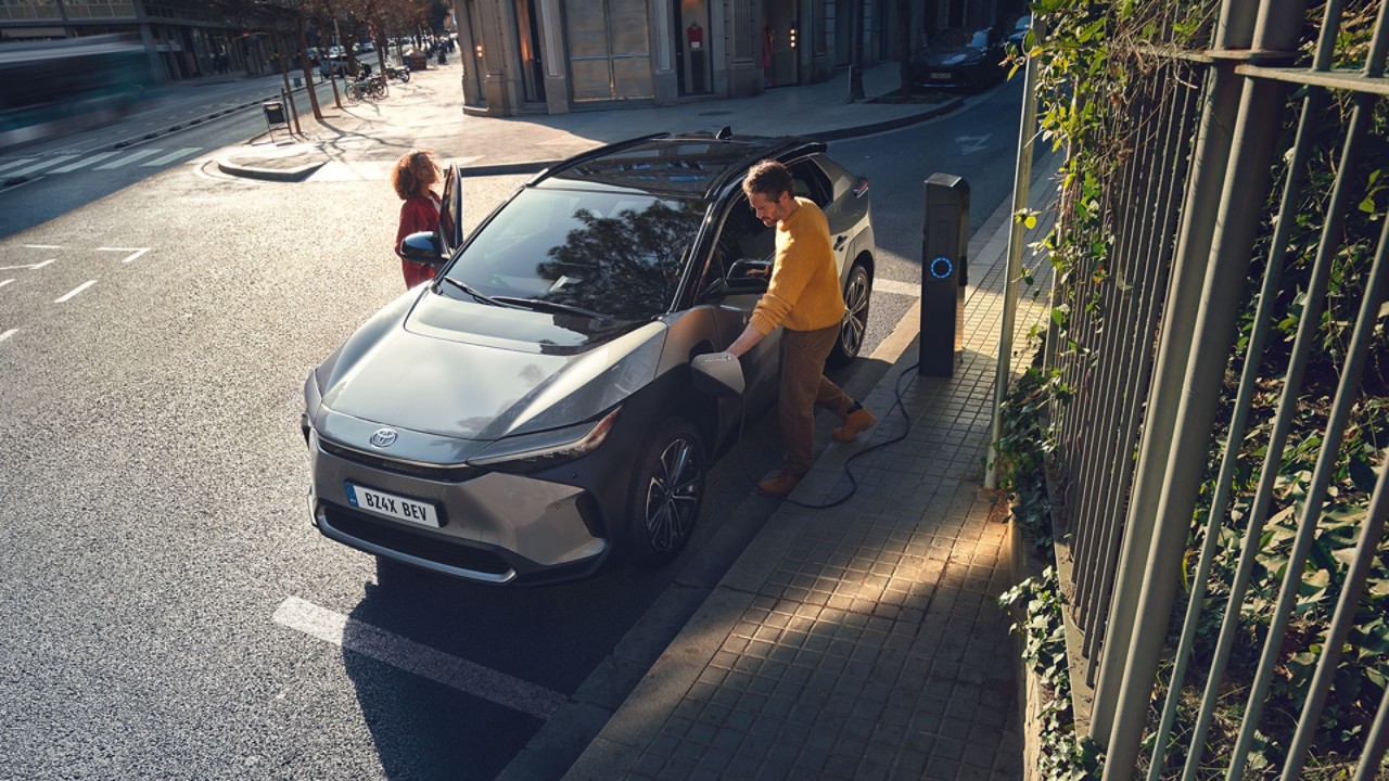 04-geschaeftskunden-innovative-antriebe-new-toyota